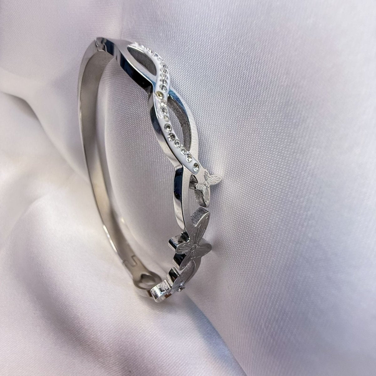 Bloom Floral Motif Bangle - Inara Jewellery