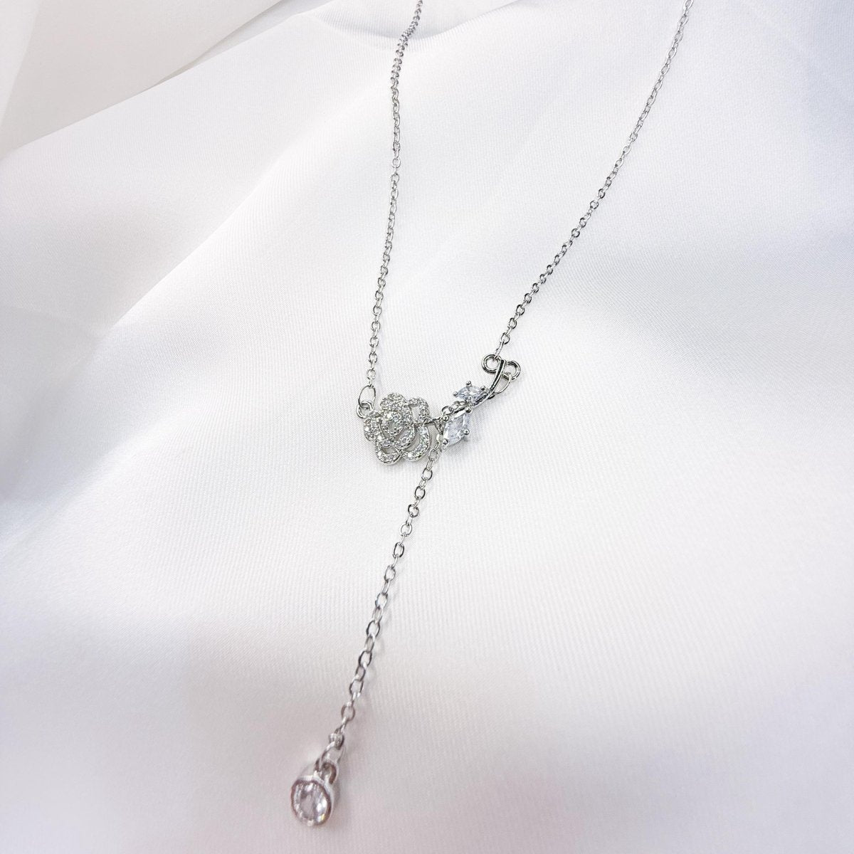 Dazzling Rose Bloom Lariat Necklace - Inara Jewellery