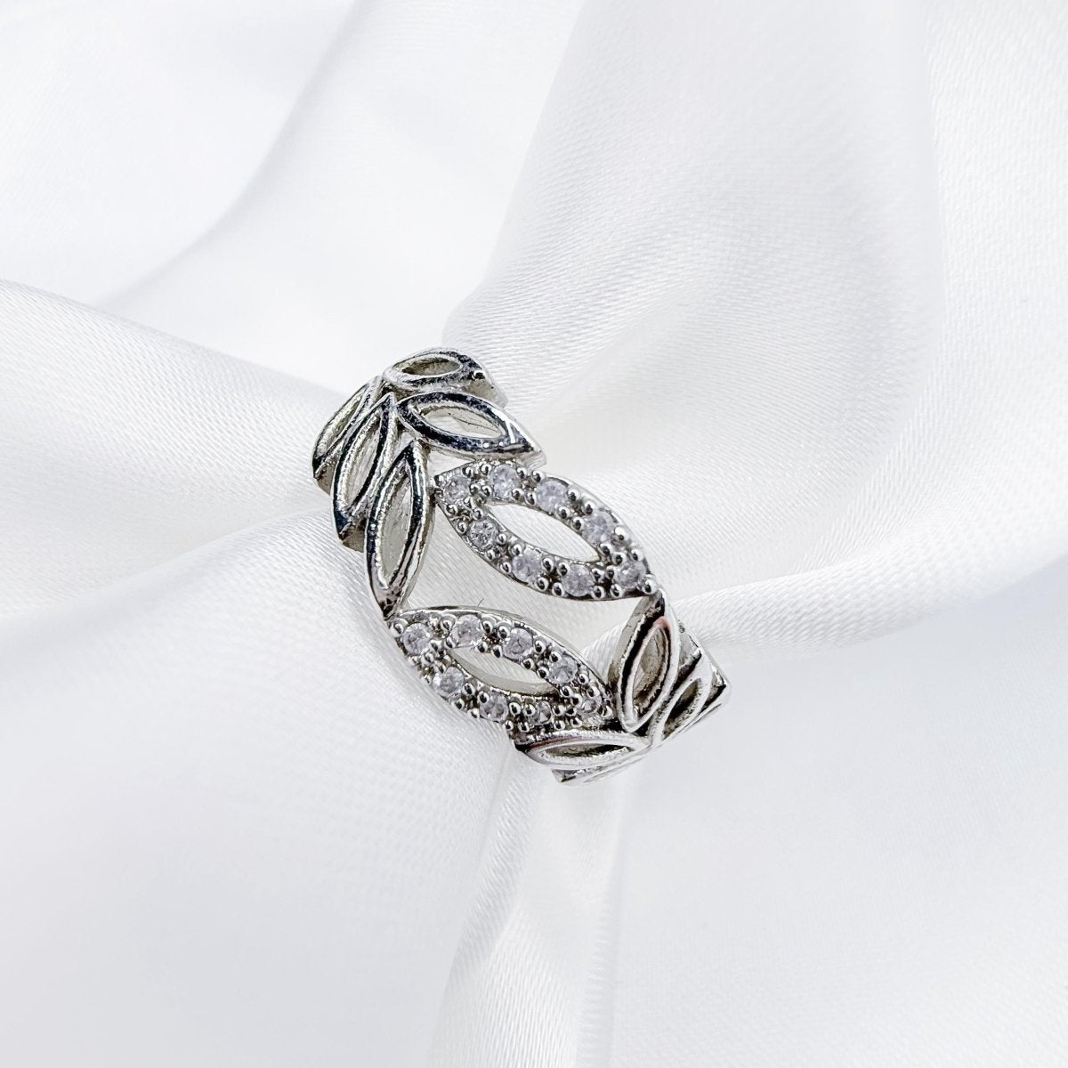 Enchanted Laurel Ring - Inara Jewellery