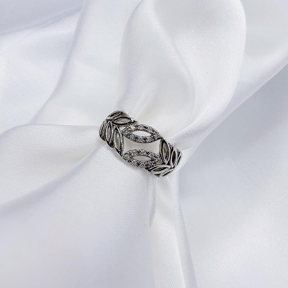 Enchanted Laurel Ring - Inara Jewellery