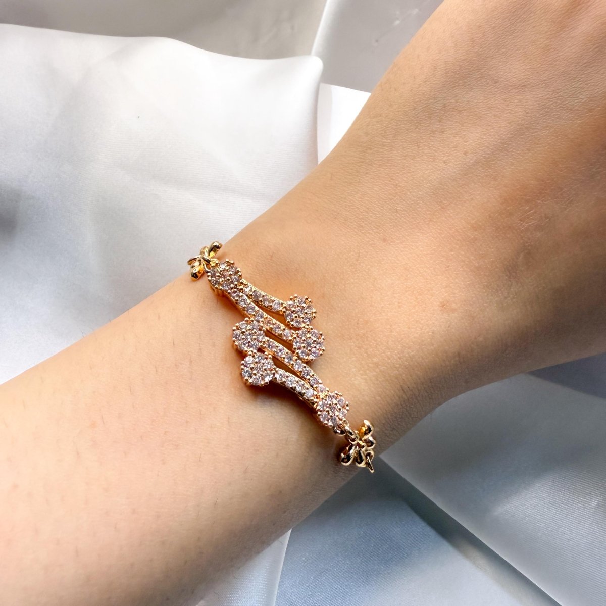 Premium Design Women Bracelet with Premium Quality - Inara Jewellery