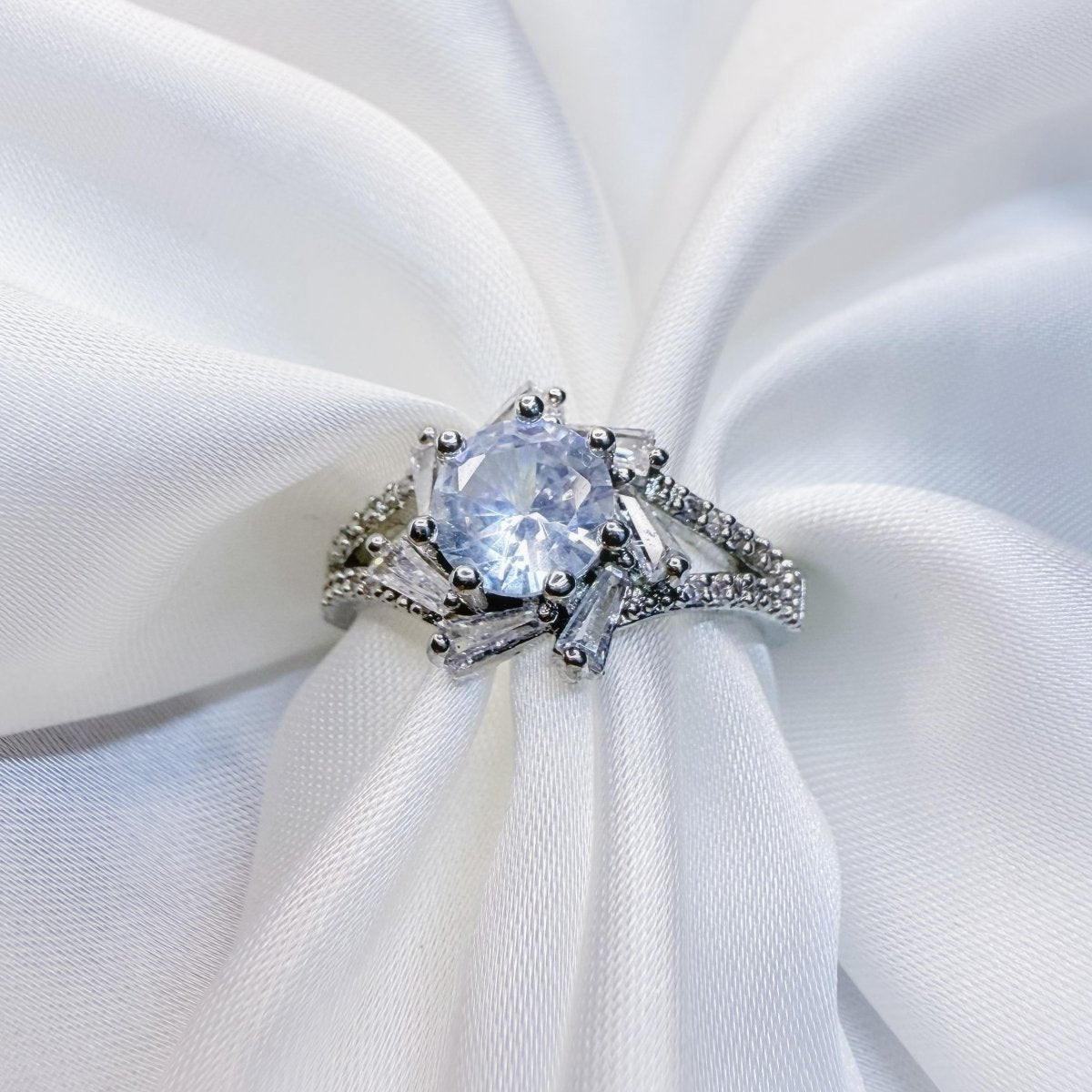 Unique Natural Round Cut Stone Ring - Inara Jewellery