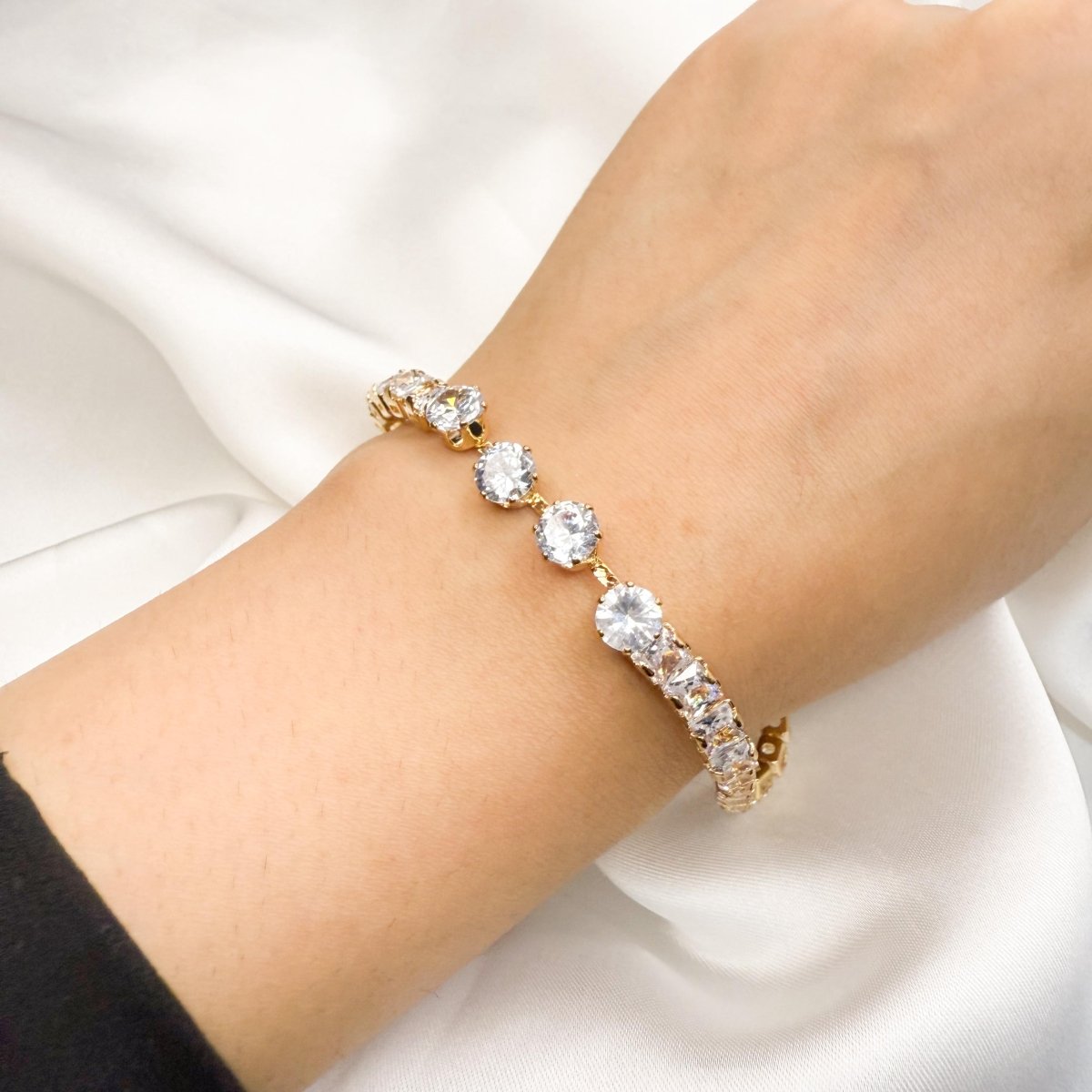 Women Bracelet white stones - Inara Jewellery