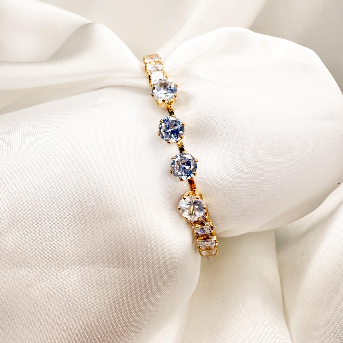 Women Bracelet white stones - Inara Jewellery